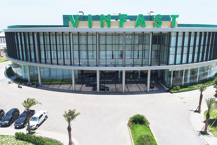 Xưởng sơn xe bao gồm hai dây chuyền sơn nhựa và sơn khung xe máy điện, tự động hóa 95% theo công nghệ Đức tiết kiệm năng lượng, chất lượng châu Âu. Đặc biệt xưởng sơn có hệ thống xử lí môi trường và chất thải tốt nhất Châu Á, do sử dụng công nghệ xử lí khí thải và nước thải tiên tiến nhất. Thiết bị máy móc nhập khẩu 95% từ Châu Âu.