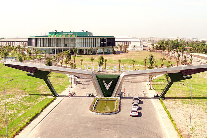 Công suất nhà máy xe Vinfast dự tính sản xuất ôtô khoảng 250.000 xe/năm giai đoạn 1, 500.000 xe/năm giai đoạn 2. Các mẫu xe máy điện: 250.000 xe/năm giai đoạn 1, tăng lên 500.000 xe trong giai đoạn 2 và có thể mở rộng 1 triệu xe/năm. Các sản phẩm của xe VinFast bao gồm: ôtô con 5 chỗ (Sedan), xe thể thao việt dã (SUV), xe con cỡ nhỏ, xe ôtô điện, xe máy điện và xe buýt điện.