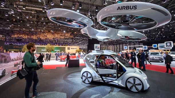 Chỉ khác là mô hình lần này của mẫu xe bay còn có thêm khả năng tự lái trên mặt đất, bằng cách sử dụng công nghệ mà Audi đang phát triển cho các mẫu xe tự lái khác của hãng trong tương lai. Audi cũng là công ty mẹ của Italdesign trong tập đoàn Volkswagen.