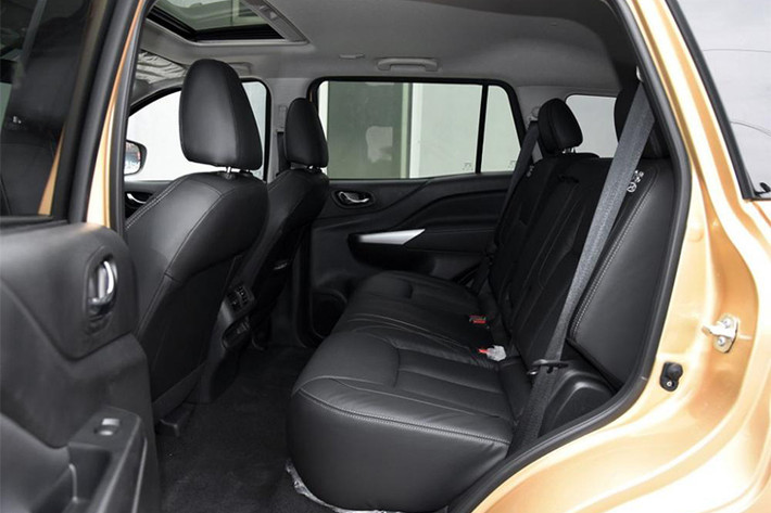 Nằm bên dưới nắp capô của mẫu SUV cuả hãng Nissan là động cơ xăng 4 xi-lanh, hút khí tự nhiên, dung tích 2,5 lít, sản sinh công suất tối đa 184 mã lực và mô-men xoắn cực đại 251 Nm. Động cơ này cũng được dùng cho Nissan Navara tại thị trường Trung Quốc đồng thời kết hợp với hộp số sàn 6 cấp hoặc tự động 7 cấp.