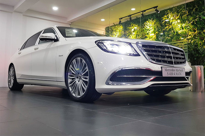 Với việc tậu xe siêu sang Mercedes-Maybach S450 2018 có giá hơn 7 tỷ đồng này, người đẹp Diệp Lâm Anh đã chính thức gia nhập câu lạc bộ những người nổi tiếng sử dụng xe của thương hiệu ngôi sao 3 cánh cùng với ca sĩ Phương Ly, ca sĩ Đăng Khôi, Ngô Kiến Huy, vlogger JVevermind hay Di Băng, em gái ca sĩ Lý Hải...
