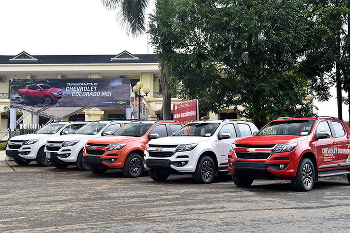 Chương trình Trải nghiệm Chevrolet Colorado mới sẽ tạo cơ hội cho các khách hàng tiềm năng từ 5 đại lý tại Hà Nội và 7 đại lý tại thành phố Hồ Chí Minh đến lái thử mẫu xe Colorado High Country mới trang bị động cơ 2.5L turbo tăng áp điều khiển cánh biến thiên (2.5L VGT) công nghệ cao tại hai ddieaj điểm test xe nổi tiếng nhất tại Việt Nam là: Đồng Mô, Hà Nội và trường đua HappyLand, Long An.