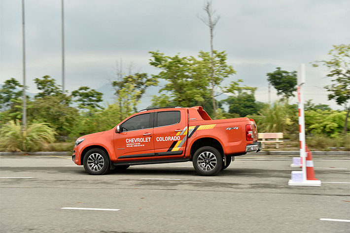 Tại bài kiểm tra ABS trên Chevrolet Colorado mới, khách hàng sẽ cảm thấy vô cùng phấn khích khi trải nghiệm cách mà hệ thống này làm việc.