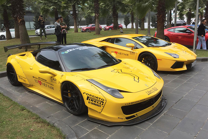 Dự kiến trong ngày mai, cặp đôi siêu xe McLaren 650S Spider và Porsche 911 GT3 RS của trường đoàn Car &amp; Passion 2018 là đại gia Cường Đô la sẽ có mặt tại Hà Nội để dẫn đoàn tham gia hành trình tiếp theo. 