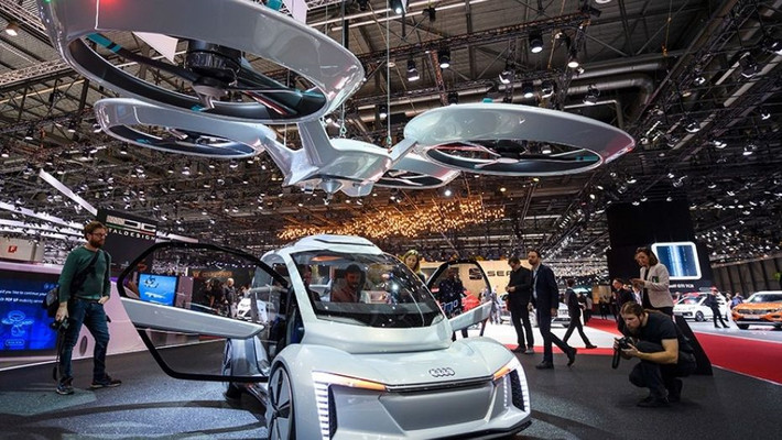 Hãng siêu xe Porches từng bày tỏ quan tâm đến các loại xe bay, nhưng thương hiệu xe sang Audi cùng đối tác của mình là hãng máy bay Airbus đã đi trước một bước khi giới thiệu mẫu xe bay Pop.Up Next.