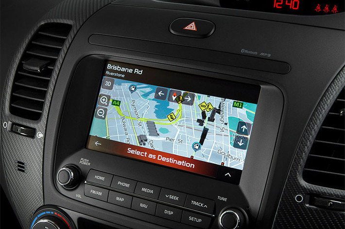 Phiên bản Sport còn sở hữu thêm mâm hợp kim 17 inch, vô-lăng bọc da, ghế ngồi thể thao. Phiên bản Sport+ được trang bị thêm đèn LED định vị ban ngày, chìa khóa thông minh, khởi động bằng nút bấm, điều hòa nhiệt độ hai vùng độc lập.