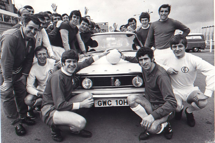 Mẫu xe ôtô Ford Cortina thời điểm đó được trang bị khối động cơ chỉ 1.599 phân khối, công suất khoảng 88 mã lực. Thời điểm đó, những chiếc xe Ford Cortina chỉ tương đương với dòng xe phổ thông hiện nay.