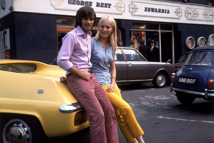 George Best sở hữu mẫu xe thể thao Lotus Europa đời 1969. Thời điểm ra mắt năm 1966, Europa là mẫu xe sở hữu khối lượng rất ấn tượng 740 kg, cùng động cơ 78 mã lực do Renault sản xuất. Ngoài chiếc Lotus Europa, bộ sưu tập xe của George Best còn có chiếc Jaguar E-Type và nhiều xe cổ khác.