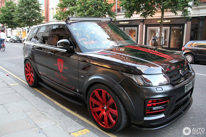 Range Rover Sport có thể đã góp công khuấy động thị trường SUV với hiệu suất mạnh mẽ của nó, nhưng điều làm nó trở nên ấn tượng hơn là sự thực nó có thể đi tốt ngay trên cả những cung đường bình thường. Revere, một công ty độ xe ở Luân Đôn, đã quyết định rằng “phong cách” quan trọng hơn.