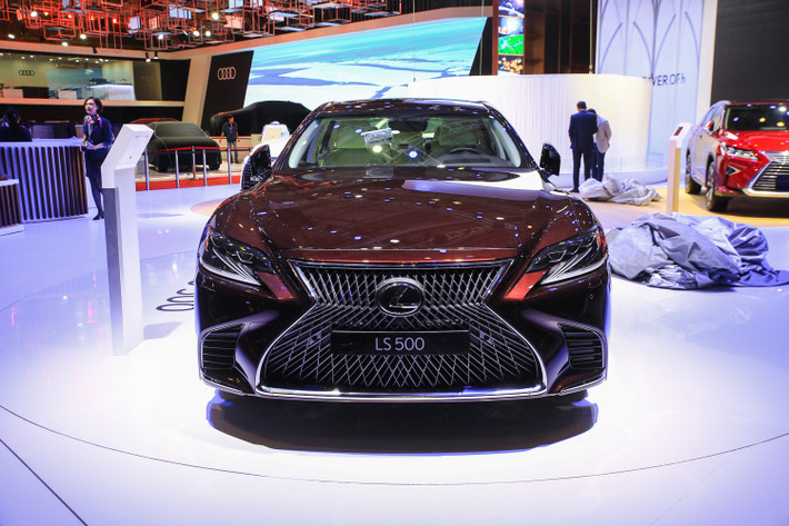 Tại buổi họp báo của gian trưng bày xe sang Lexus, Ông David Nordstrom – Phó Chủ tịch Lexus Châu Á Thái Bình Dương chia sẻ: “Mục tiêu của Lexus trong tương lai đó là trở thành thương hiệu xe hơi hạng sang đem đến cho khách hàng những trải nghiệm phong cách sống đẳng cấp.