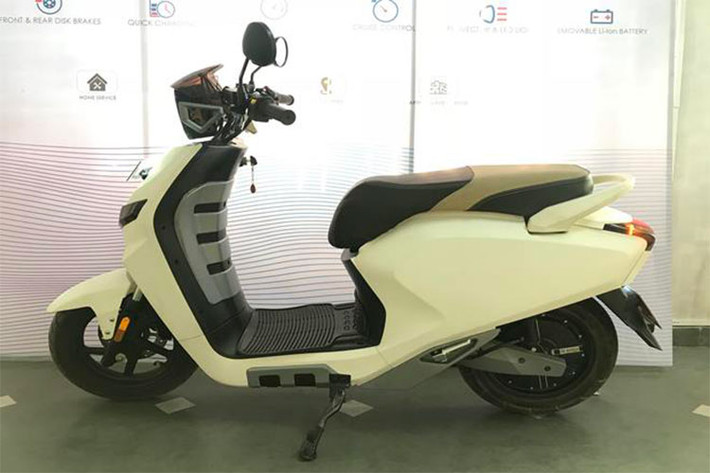 Theo 22 Motors nhà sản xuất mẫu xe này cho biết, hiện tại mẫu xe máy điện Flow mới có tầm hoạt động lớn hơn so với thời điểm ra mắt nhờ các cải tiến về bộ pin của xe. Ngoài ra, thời gian sạc pin cho 22 Motors Flow cũng đã được rút ngắn nhờ việc ứng dụng công nghệ sạc nhanh.