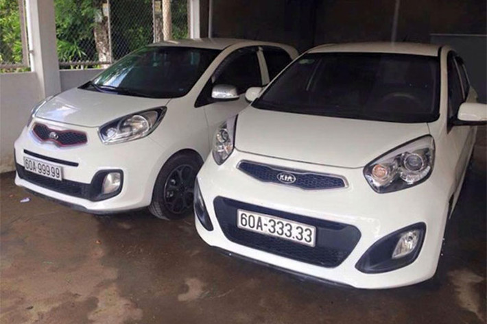 Tại Việt Nam, những dãy số đẹp từ lâu nay có giá trị lớn về tiền bạc ở những người thích sở hữu chúng. Chính vì vậy, việc xuất hiện những chiếc xe cỡ nhỏ, hay xe giá rẻ có giá trị thấp nhưng sở hữu những biển số siêu độc, siêu đẹp luôn được nhiều người quan tâm và mua bán lại với giá cao.