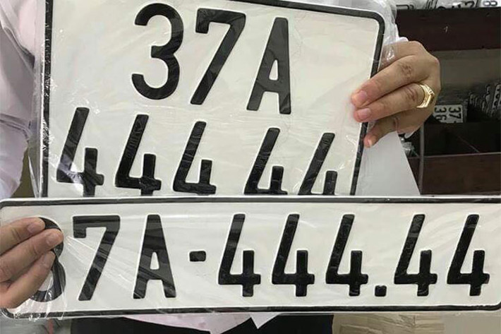 Không giống những biển số khác, có nhiều ý kiến trái chiều về chiếc xe Kia Morning biển ngũ quý 4. Người thì cho rằng đó là một biển số đẹp và chủ nhân thật may mắn khi bấm được biển số có cả 5 số đuôi liền mạch và đẹp như vậy.