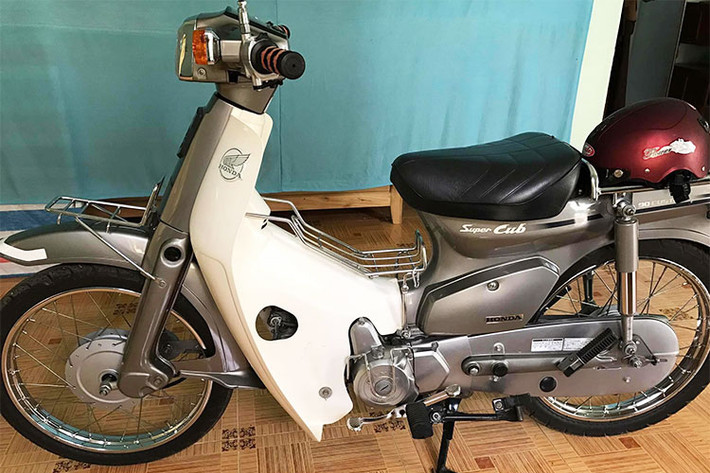 Trên thực tế, cách gọi Honda Cub 82 theo năm của người Việt đối với chiếc xe này là không chính xác khi phải tới năm 1984, Honda mới lần đầu tiên ra mắt thế hệ Super Cub C70 mới. Tại thị trường Nhật bàn vào thời điểm đó, người tiêu dùng có thể đặt hàng chiếc xe với phần đầu tròn truyền thống của các đời Super Cub trước đó.
