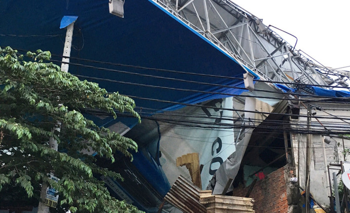 Công tác cứu hộ tại hiện trường vẫn đang được khẩn trương thực hiện.