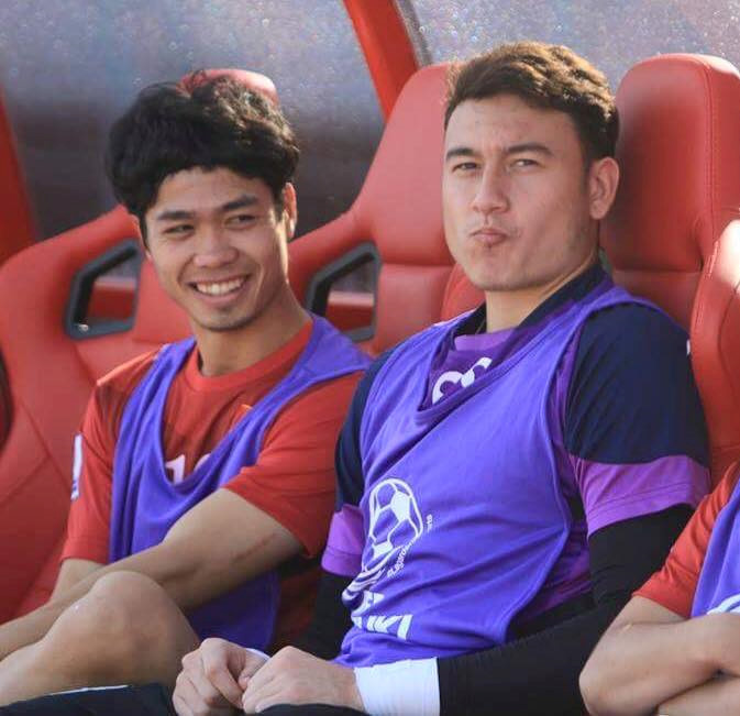 Nhiều fan nữ bày tỏ sự thất vọng khi không có sự xuất hiện của thủ thành Thanh Hóa. Thậm chí, không ít chị em còn tuyên bố không có Tiến Dũng ra sân sẽ không xem bóng đá.