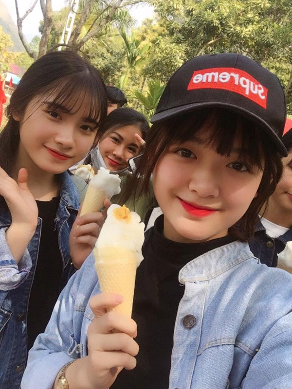 Nữ sinh Lào Cài chia sẻ cô yêu thích ca hát và tham gia đội văn nghệ của trường từ năm cấp 1. Cô hiện có một số chàng trai theo đuổi song bản thân khá ngại ngùng, lo lắng về chuyện này. Linh chưa có bạn trai và không đặt cho mình mẫu hình lý tưởng. Mục tiêu trước mắt của 10X là tập trung vào việc học tập để thi đỗ vào trường đại học bản thân mong muốn.