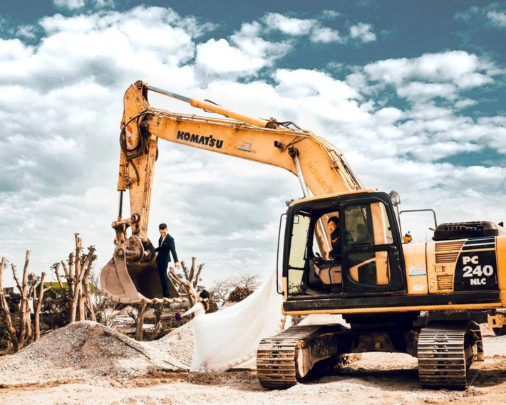 Đức Thân rất hài lòng khi chụp được những bức ảnh cưới theo ý tưởng mình ấp ủ. Điều hạnh phúc hơn là bộ ảnh của cậu nhận được nhiều lời khen ngợi, chia sẻ.