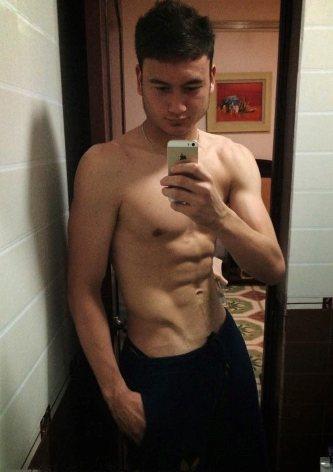 Đặng Văn Lâm, 25 tuổi, sinh ra tại Nga. Anh trưởng thành từ lò đào tạo trẻ Spartak Moskva và Dinamo Moskva. Sau khi được đào tạo 5 năm ở câu lạc bộ Spartak Moskva, Lâm chuyển đến Dinamo Moskva để học hỏi trong 4 năm.