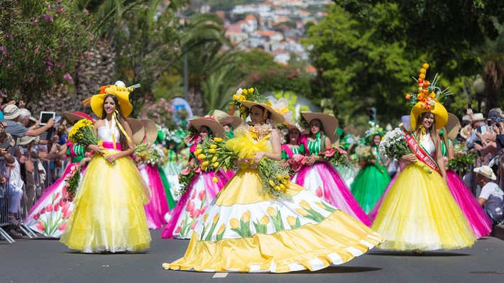 Mùa xuân của Australia gắn liền với những hoạt động văn hóa giải trí kéo dài suốt một tháng lễ hội hoa Floriade. Hàng triệu cây hoa tưng bừng khoe sắc hứa hẹn lưu lại những khoảnh khắc rạng rỡ nhất khi du khách đến với xứ sở kangoroo.