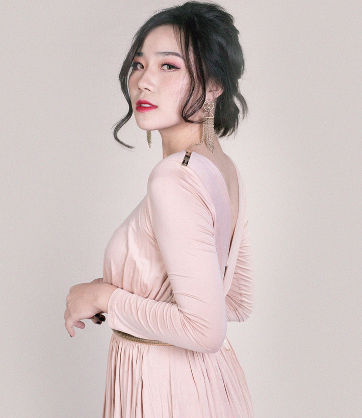 Nguyễn Minh Anh, 20 tuổi, sinh viên lớp Báo chí K36. Thông qua cuộc thi năm nay, Minh Anh hy vọng có thể khẳng định bản thân.