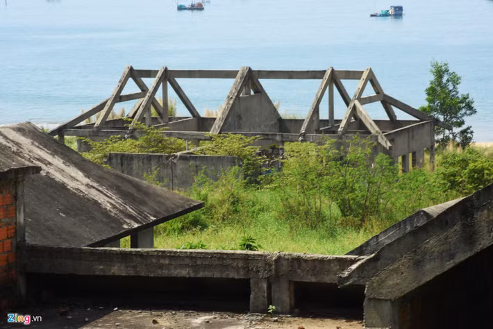 Phóng viên đề nghị được làm việc với lãnh đạo đơn vị nhưng người này từ chối với lý do "sếp" đi vắng. Nhiều lần phóng viên liên hệ với đại diện lãnh đạo Công ty cổ phần đầu tư Đà Nẵng - Sơn Trà,nhưng bất thành.