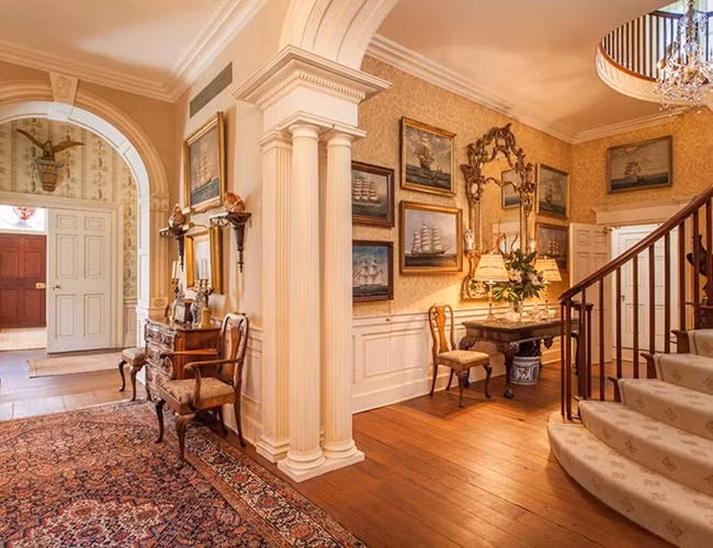 Ngôi nhà giữ được phong cách tinh tế với giá trị lịch sử vô giá.