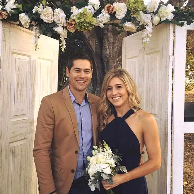 Holly Butcher đã viết một tâm thư, chia sẻ rằng mọi người nên dành thời gian để yêu mến, tận hưởng mỗi ngày được sống trên cõi đời này, hãy trân trọng sức khỏe và cơ thể của mình ngay khi còn có thể.