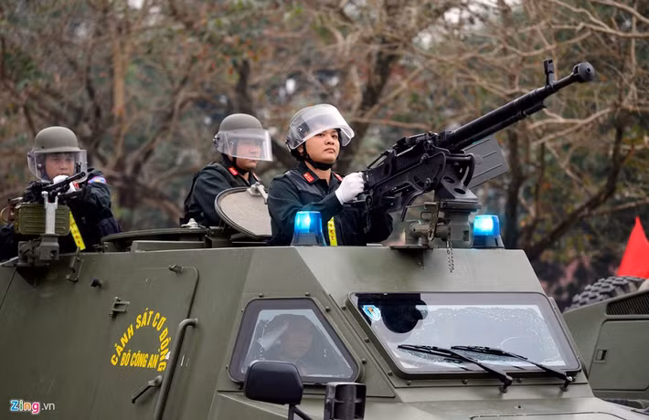 Đây là phương tiện đặc chủng phục vụ các nhiệm vụ chống bạo động, giải cứu con tin, chống khủng bố ở các địa hình khác nhau.