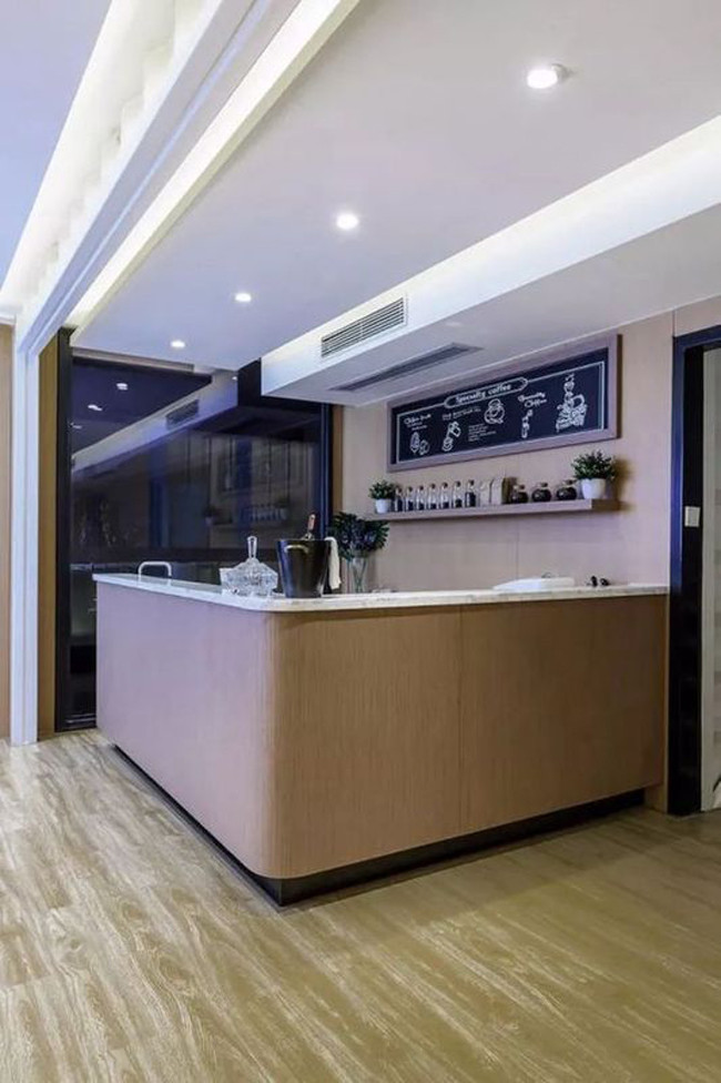 Quầy bar mini với thiết kế đơn giản, trang nhã.