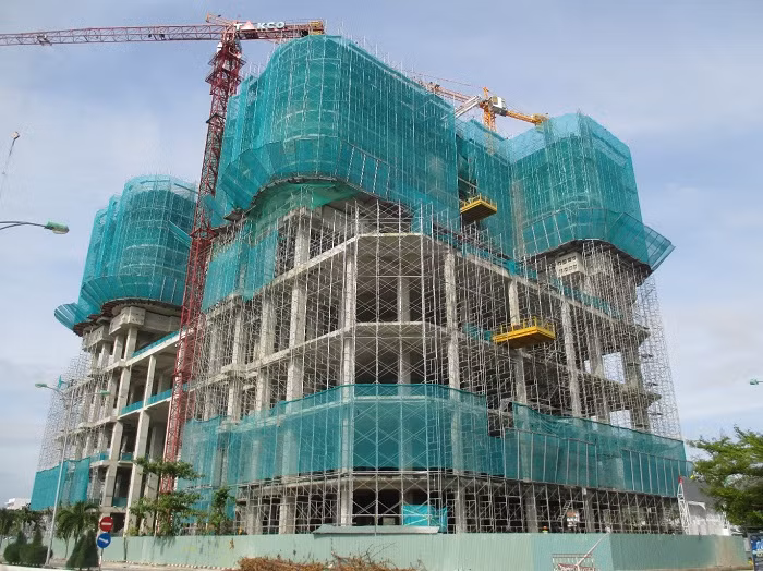 Theo Sở GTVT tỉnh Khánh Hòa, dự án Swisstouches La Luna Resort Nha Trang do Công ty Cổ phần xây dựng và kinh doanh địa ốc Tân Kỷ (Tp Hồ Chí Minh) làm chủ đầu tư đã có hành vi vi phạm trong lĩnh vực giao thông đường bộ. Ảnh: swisstoucheslaluna.com.