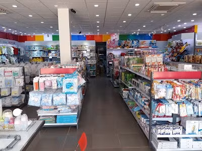 Quảng cáo nhiều chương trình Sale lớn và dài hạn nhưng theo ghi nhận của PV, Con Cưng vẫn “vắng bóng” khách hàng.