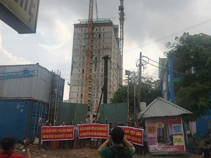 Với những sai phạm tại Tân Bình Apartment, công ty bất động sản Tân Bình là công ty bị phạt vi phạm hành chính cao nhất từ trước đến nay về vi phạm hành chính trong hoạt động xây dựng, kinh doanh BĐS tại TPHCM. Ảnh: Reatimes