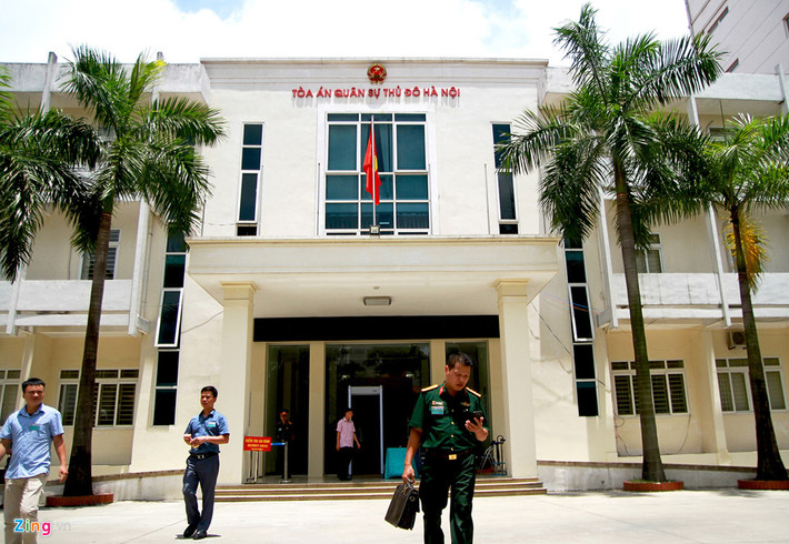 Ngày 30/7, Tòa án quân sự Quân khu 7 đưa cựu thượng tá quân đội Đinh Ngọc Hệ (tức Út “trọc”, 47 tuổi, cựu Phó tổng giám đốc Tổng công ty Thái Sơn) và 4 bị cáo khác ra xét xử sơ thẩm. Phiên tòa được mở tại tòa quân sự thủ đô nằm trên địa bàn quận Đống Đa, Hà Nội.