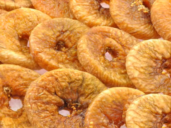 Loại quả sung ngọt sấy khô này cung cấp một lượng lớn canxi và chất chống oxy hoá lành mạnh. Ảnh: Boldsky.