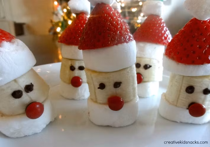 Những người tuyết từ chuối và dâu tây. Ảnh: Internet.