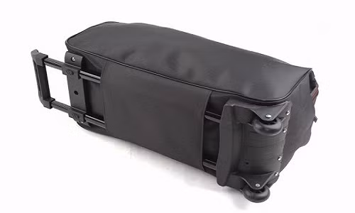 Bánh xe có vòng nằm sâu bên trong thân vali ít bị hỏng hơn loại nhô hoàn toàn ra bên ngoài. Ảnh: Valikeo.