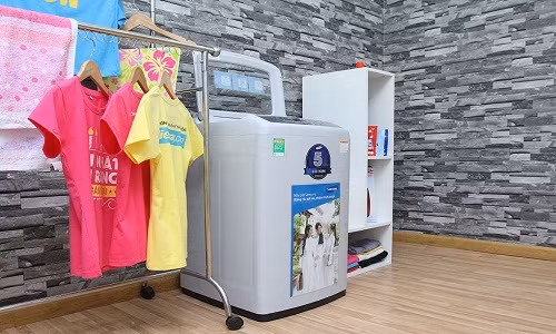 Máy giặt Samsung 7.2 kg WA72H4000SG/SV lồng đứng là sản phẩm máy giặt dưới 4 triệu đồng tốt của Samsung được người Việt tin dùng. Ảnh: Điện máy xanh.