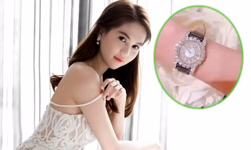 Là một trong những "tay chơi" hàng hiệu có tiếng nhất showbiz Việt, Ngọc Trinh không ngần ngại bỏ ra hơn 2 tỷ đồng để thưởng cho mình những món quà đắt giá dịp sinh nhật năm nay. Ảnh: Youtube.