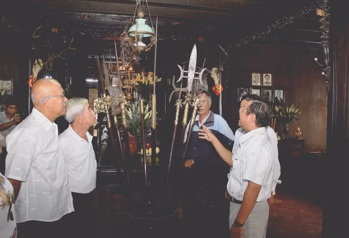 Căn nhà có chiều rộng 12 mét, dài 20 mét, gồm 1 tầng trệt và 1 gác lửng với nhiều gian phòng thuận tiện cho nhiều thế hệ sinh sống. Ảnh: Báo Tây Ninh.