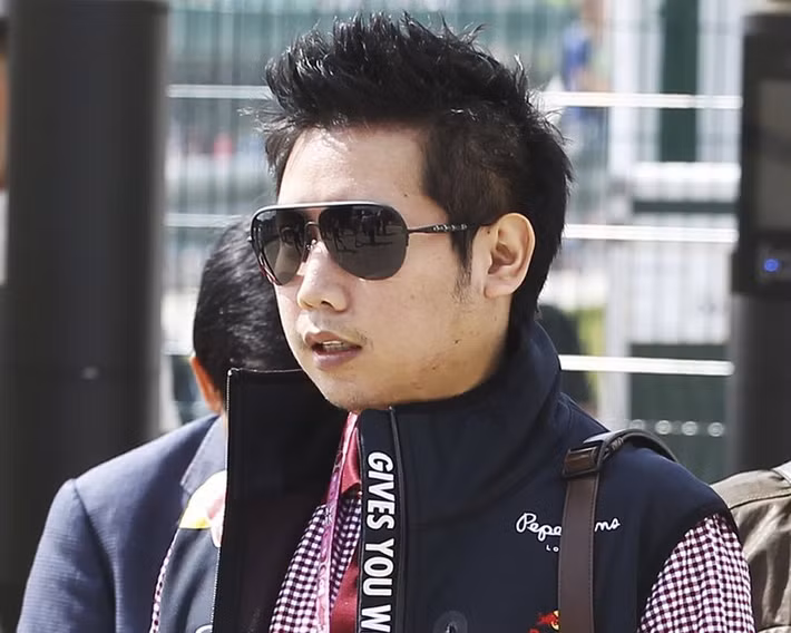Chưa đầy 3 tháng sau khi gây tai nạn, Vorayuth Yoovidhaya công khai xuất hiện trước công chúng trong giải đua xe Red Bull Singha Race of Champions lần đầu tiên được tổ chức tại thủ đô Bangkok, Thái Lan. Ảnh: Cyprusdaily.