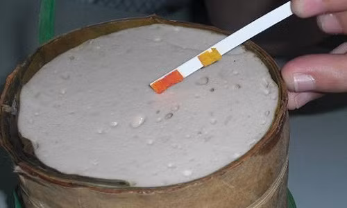 Vừa qua, tiều mục "Thực phẩm sạch hay bẩn" của ANTV đã có một phóng sự về sự thật kinh hoàng đằng sau công nghệ chế biến giò chả siêu rẻ. Ảnh minh họa: Vietq.