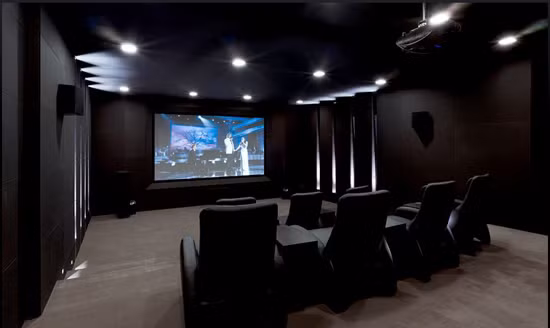 Rạp chiếu phim hiện đại. Ảnh: Korean.