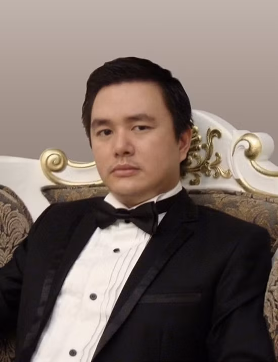 Thụy Vân lên xe hoa vào tháng 11/2010. Người đàn ông may mắn nắm được trái tim nữ MC xinh đẹp là giảm đốc một công ty bất động sản, hơn cô 8 tuổi.