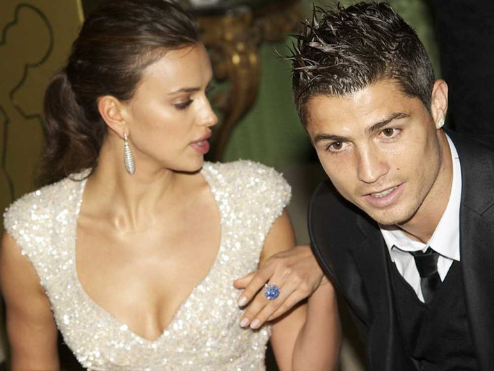 Với sự giàu có và nổi tiếng, Ronaldo thường hẹn hò với các ngôi sao. Anh từng hẹn hò với người mẫu, diễn viên Nga Irina Shayk nhưng chia tay vào tháng 1/2015, sau 5 năm gắn bó.