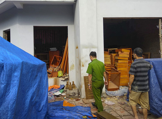 Khu đô thị Bắc Từ Liêm (Q. Bắc Từ Liêm cũng chung tình trạng). Nhiều căn biệt thự, nhà liền kề bỏ không, trở thành nơi trú ngụ lý tưởng cho người lao động.