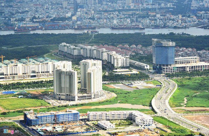 Khu đô thị Sala nằm ở phía nam dự án Khu đô thị Thủ Thiêm với nhiều công trình chung cư, biệt thự đã đưa vào sử dụng cùng nhiều cao ốc đang thi công.