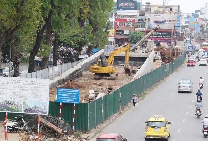 Có mục tiêu giảm ùn tắc cho đường Phạm Văn Đồng và mở rộng để có mặt xậy dựng đường Vành đai 3 trên cao, tháng 10/2016 UBND thành phố Hà Nội đã khởi công dự án mở rộng đường Vành đai 3 đoạn Mai Dịch – Nội Bài.