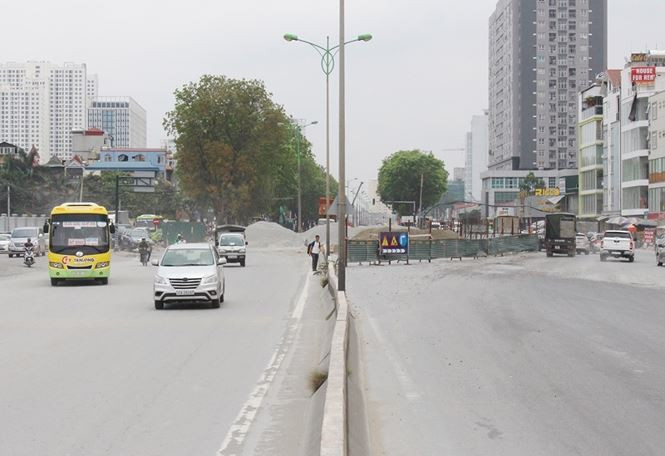 Đoạn Mai Dịch - cầu Thăng Long là tiểu dự án 2 của dự án và có thời gian thi công, hoàn thành trong năm 2017, tuy nhiên đến nay dự án vẫn chưa thể định hình được ngày về đích.