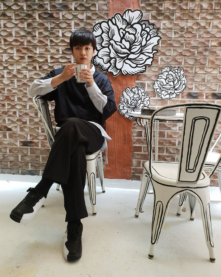 Giới trẻ tìm đến quán cà phê độc đáo để trải nghiệm cảm giác được sống trong thế giới truyện tranh.